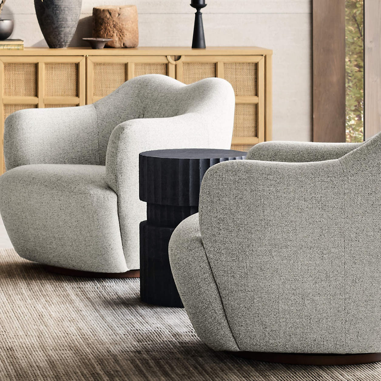 Cerca Black Resin and Glass Fiber Indoor/Outdoor Side Table